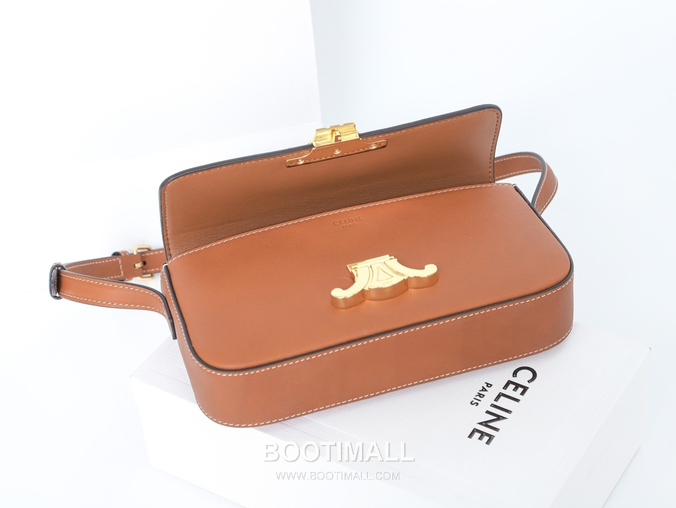 Celine Triomphe Cowhide Leather Shoulder Bag with Metal Logo Detail 셀린느 트리옹프 카우하이드 숄더백 메탈로고 194143 20cm 17