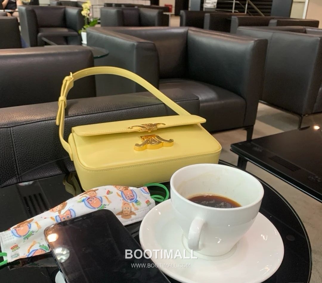 Celine Triomphe Cowhide Leather Shoulder Bag with Metal Logo Detail 셀린느 트리옹프 카우하이드 숄더백 메탈로고 194143 20cm 4