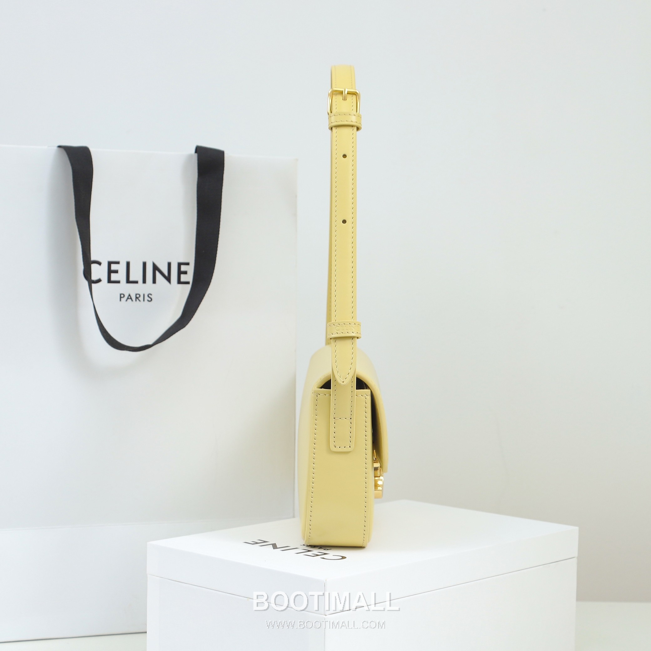 Celine Triomphe Cowhide Leather Shoulder Bag with Metal Logo Detail 셀린느 트리옹프 카우하이드 숄더백 메탈로고 194143 20cm 7