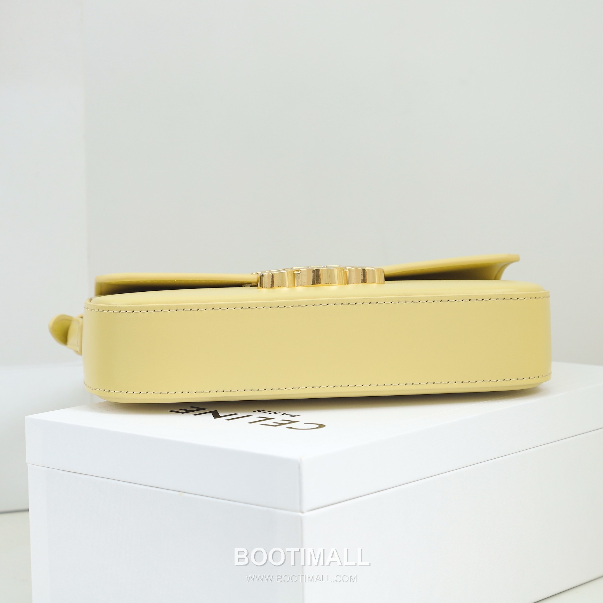 Celine Triomphe Cowhide Leather Shoulder Bag with Metal Logo Detail 셀린느 트리옹프 카우하이드 숄더백 메탈로고 194143 20cm 10