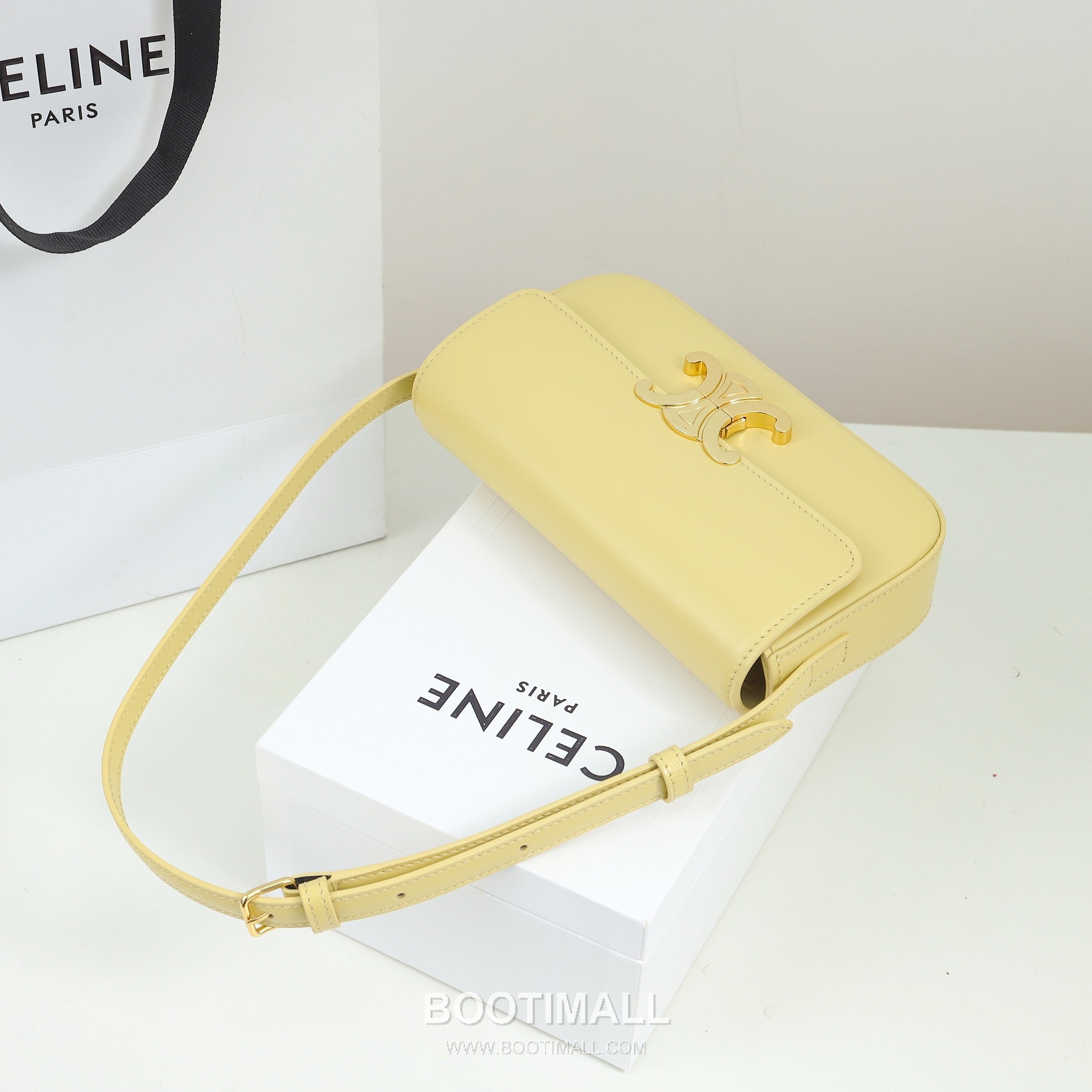 Celine Triomphe Cowhide Leather Shoulder Bag with Metal Logo Detail 셀린느 트리옹프 카우하이드 숄더백 메탈로고 194143 20cm 11