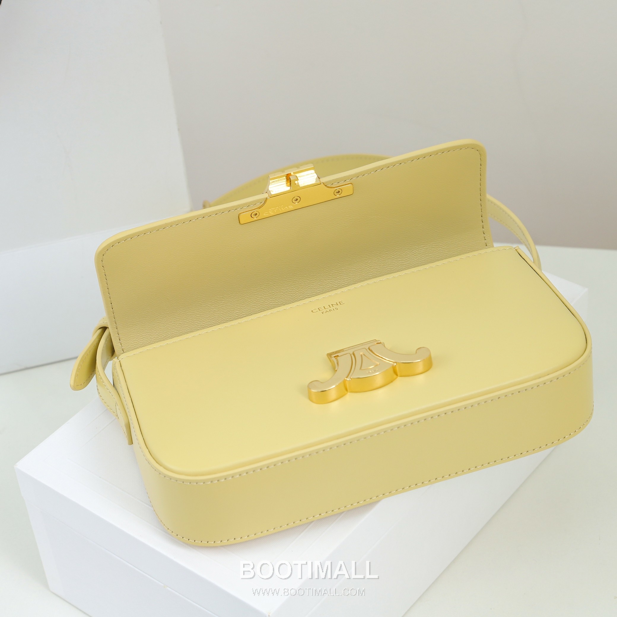 Celine Triomphe Cowhide Leather Shoulder Bag with Metal Logo Detail 셀린느 트리옹프 카우하이드 숄더백 메탈로고 194143 20cm 12