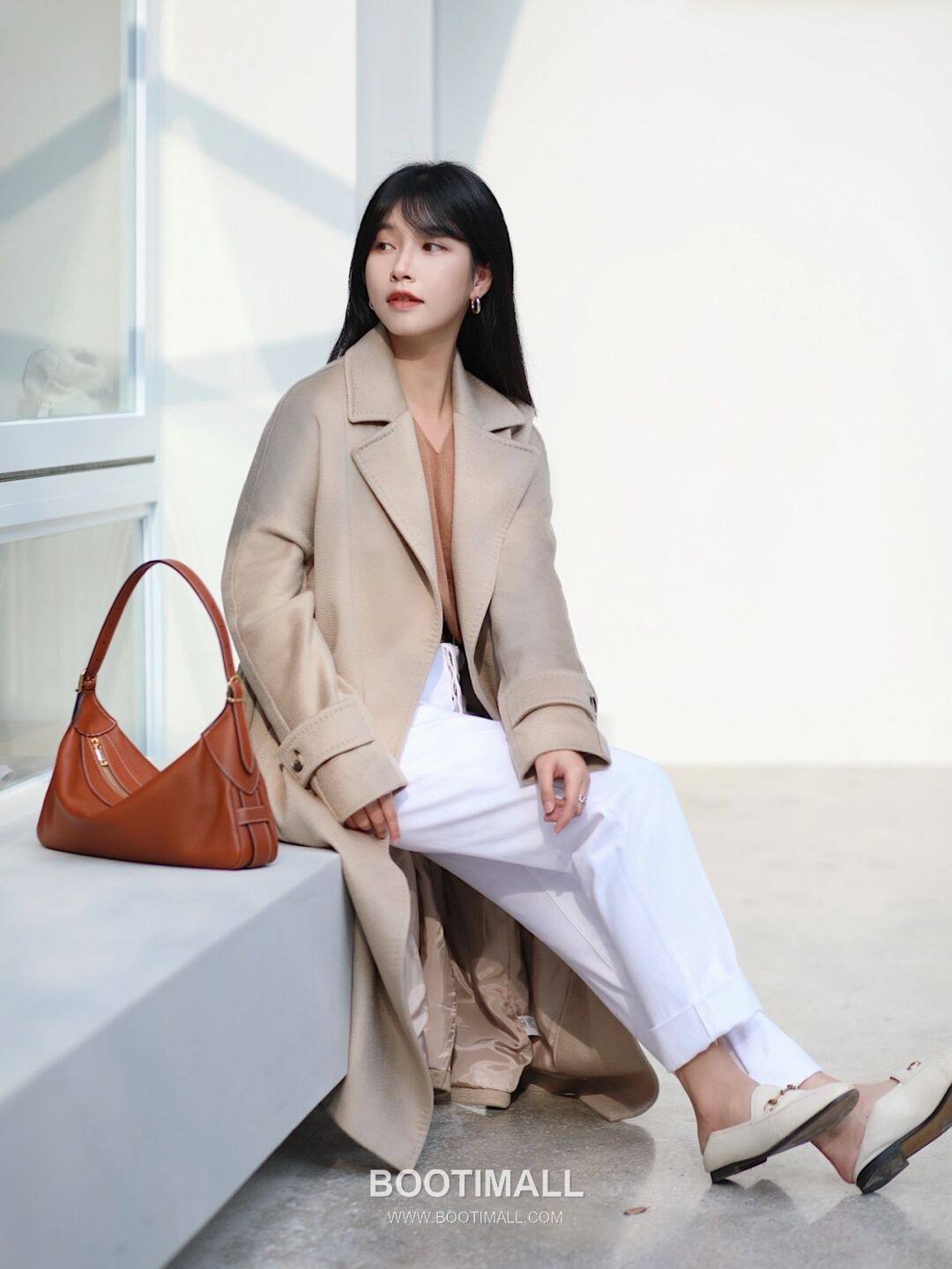 Celine Romy Cowhide Leather Shoulder Bag with Slim Underarm Design 셀린느 로미 카우하이드 숄더백 슬림언더암 197443 34cm 2