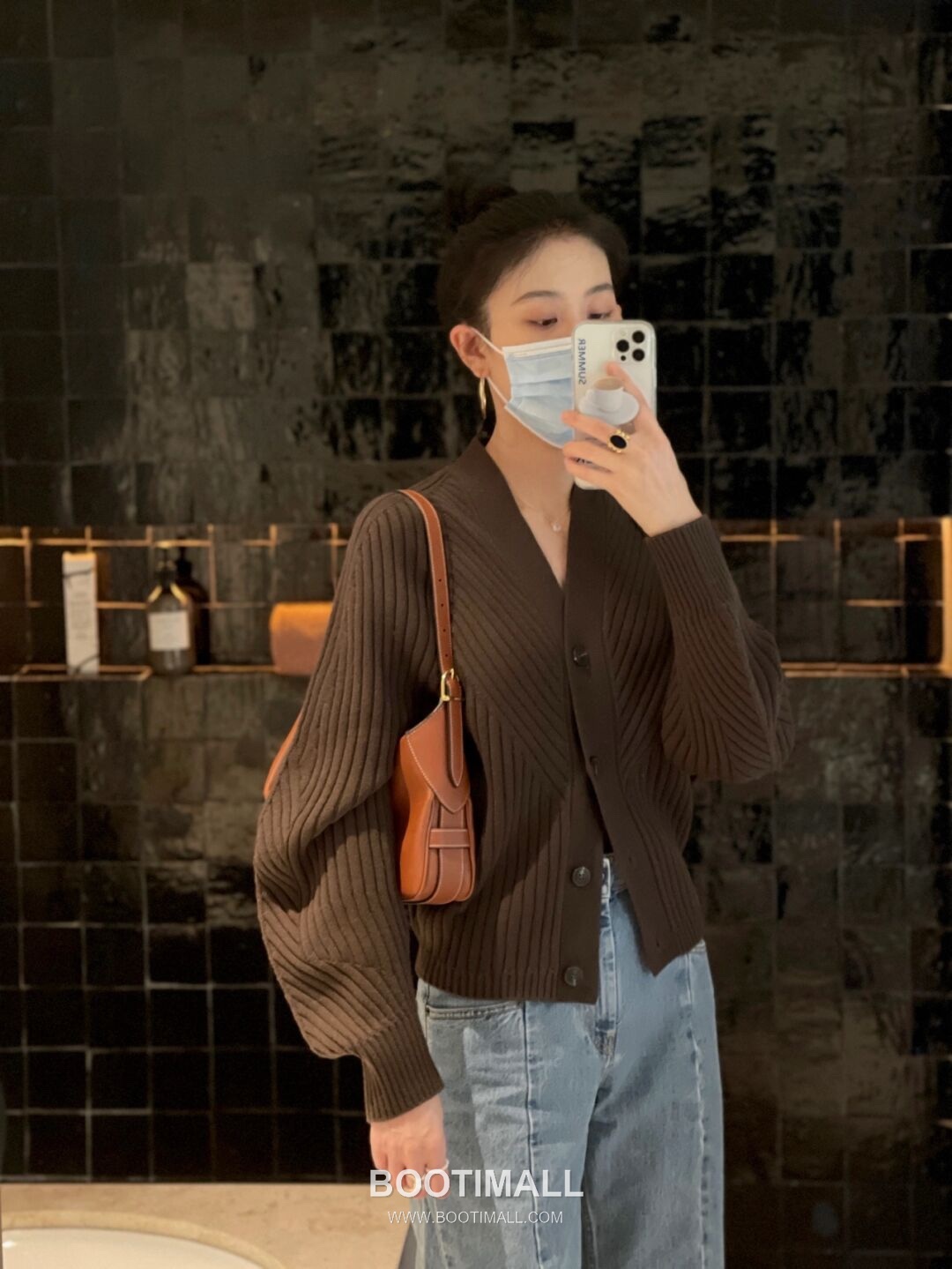 Celine Romy Cowhide Leather Shoulder Bag with Slim Underarm Design 셀린느 로미 카우하이드 숄더백 슬림언더암 197443 34cm 6