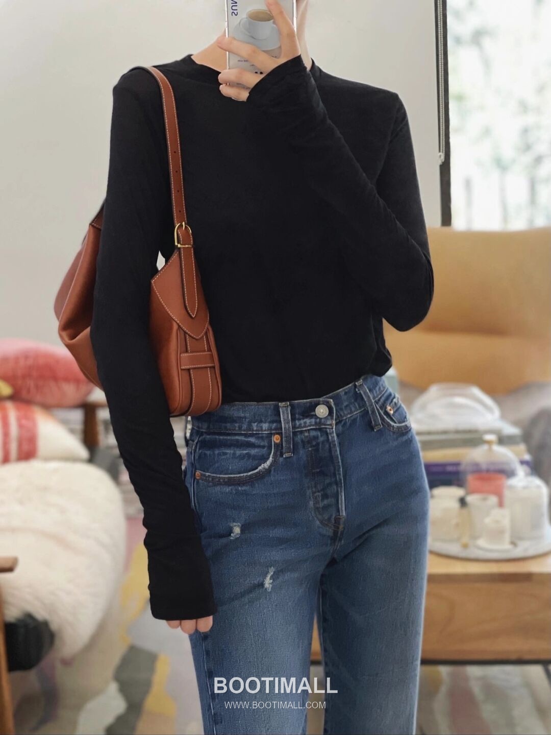 Celine Romy Cowhide Leather Shoulder Bag with Slim Underarm Design 셀린느 로미 카우하이드 숄더백 슬림언더암 197443 34cm 7