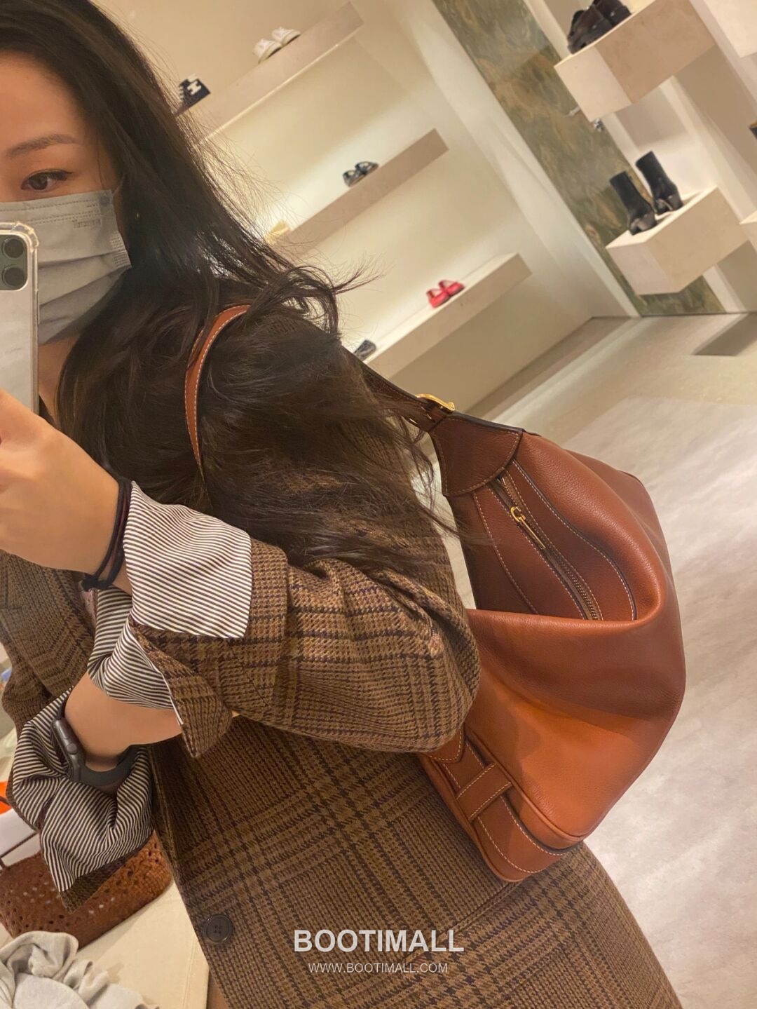 Celine Romy Cowhide Leather Shoulder Bag with Slim Underarm Design 셀린느 로미 카우하이드 숄더백 슬림언더암 197443 34cm 8
