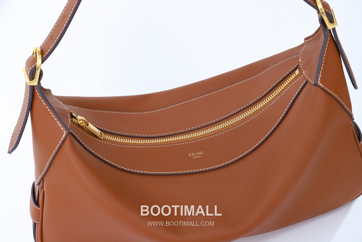 Celine Romy Cowhide Leather Shoulder Bag with Slim Underarm Design 셀린느 로미 카우하이드 숄더백 슬림언더암 197443 34cm 14