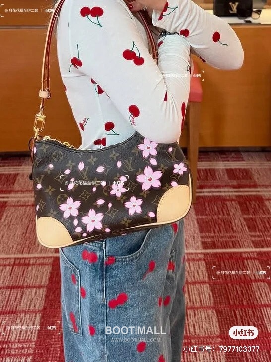 Louis Vuitton Boulogne Monogram Canvas Cherry Blossom Shoulder Bag with Stud Strap Detail 루이비통 불로뉴 모노그램 체리블라썸 숄더백 스터드스트랩 M13265 29cm 3