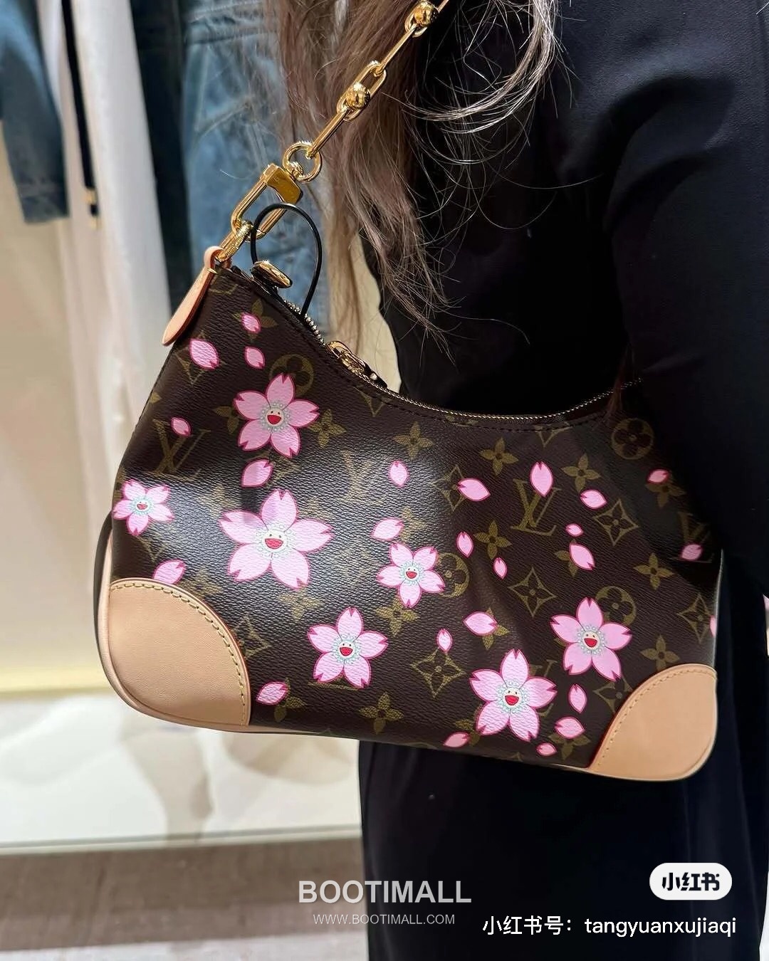 Louis Vuitton Boulogne Monogram Canvas Cherry Blossom Shoulder Bag with Stud Strap Detail 루이비통 불로뉴 모노그램 체리블라썸 숄더백 스터드스트랩 M13265 29cm 6