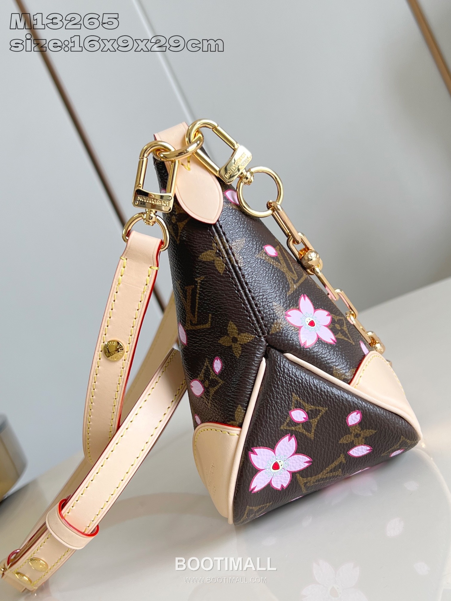 Louis Vuitton Boulogne Monogram Canvas Cherry Blossom Shoulder Bag with Stud Strap Detail 루이비통 불로뉴 모노그램 체리블라썸 숄더백 스터드스트랩 M13265 29cm 12
