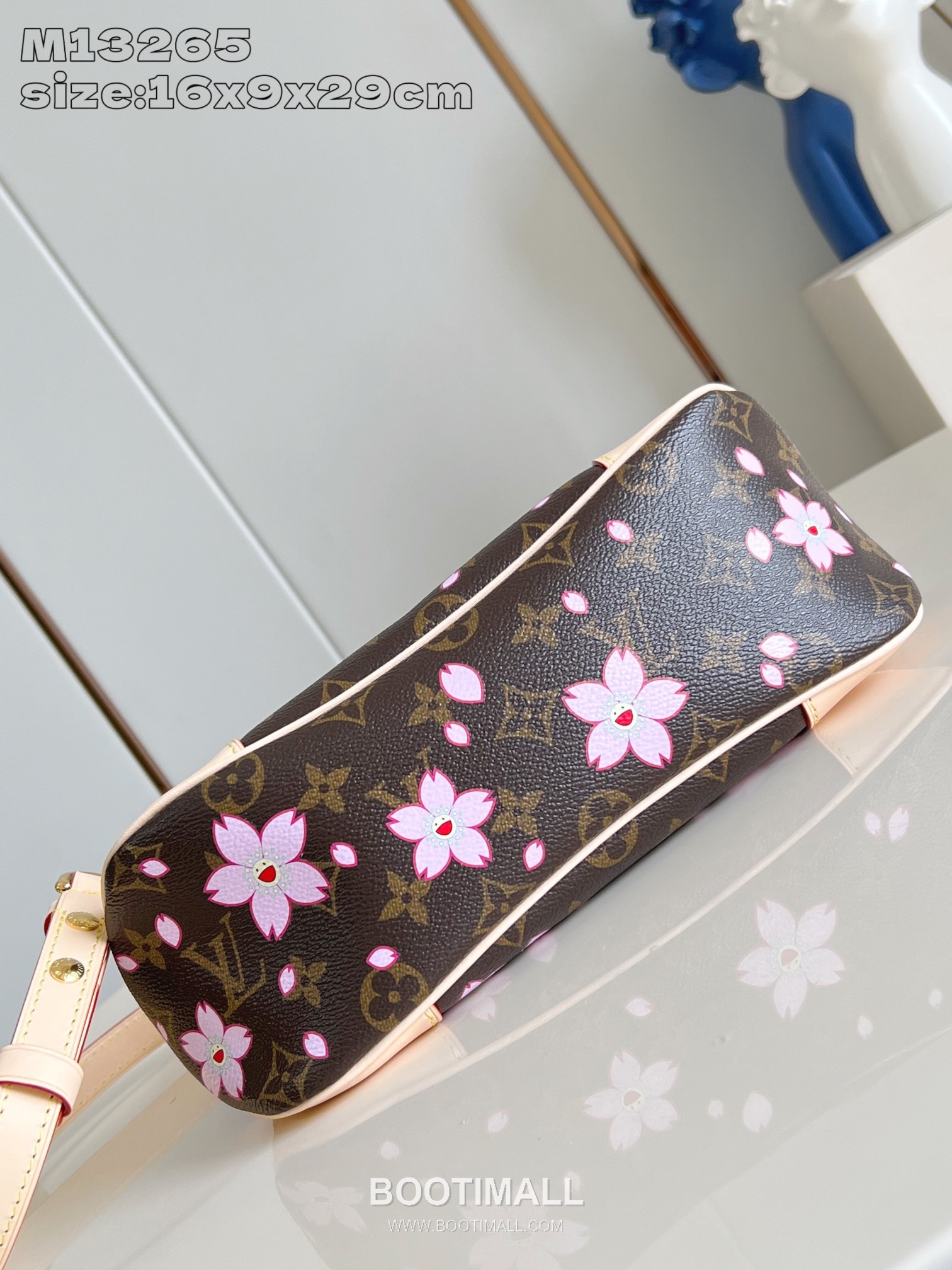 Louis Vuitton Boulogne Monogram Canvas Cherry Blossom Shoulder Bag with Stud Strap Detail 루이비통 불로뉴 모노그램 체리블라썸 숄더백 스터드스트랩 M13265 29cm 15