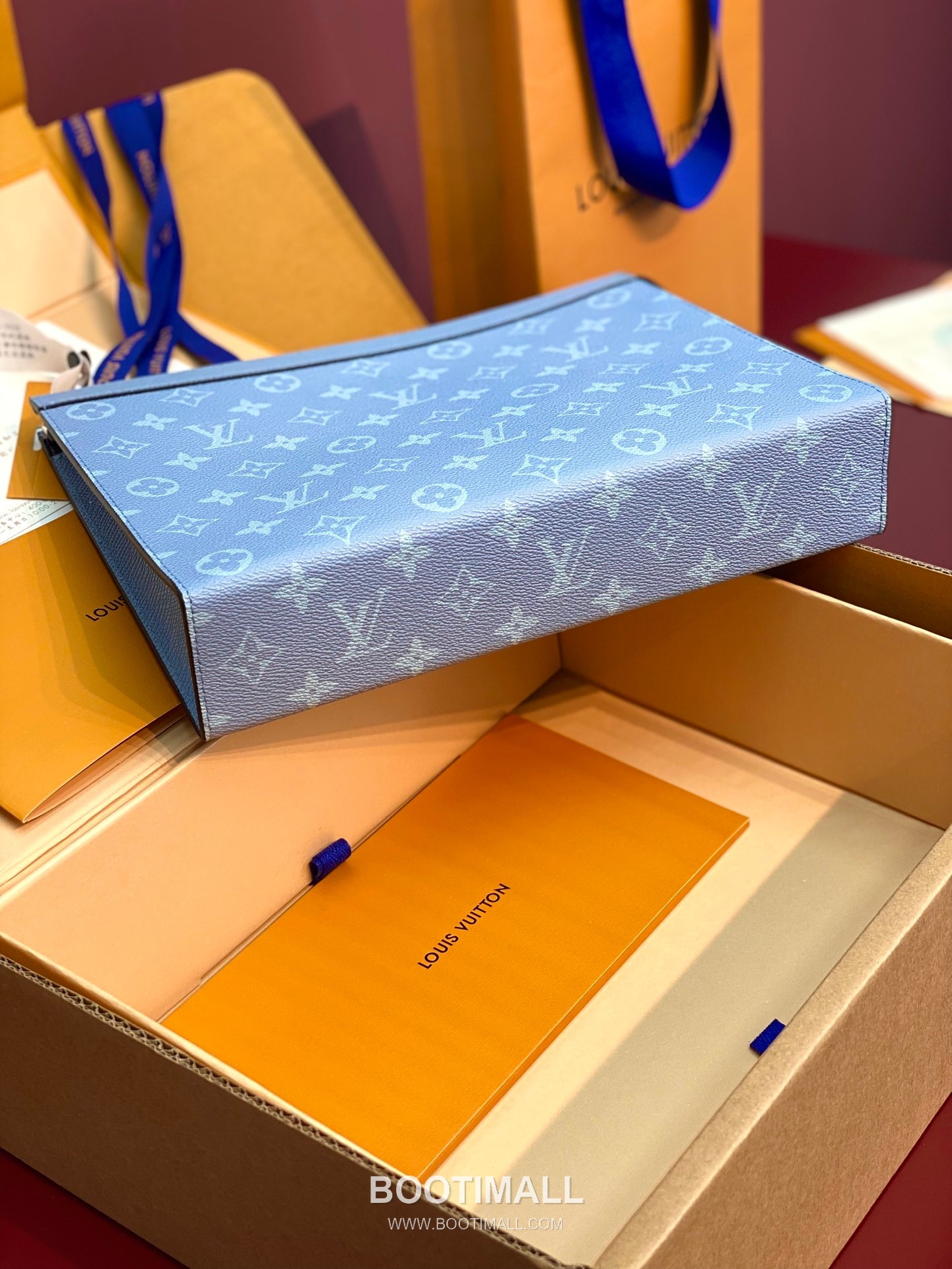 Louis Vuitton Pochette Voyage MM Monogram Eclipse Canvas Clutch Bag 루이비통 포쉐트 보야주 MM 모노그램 이클립스 클러치백 M14011 26cm 6