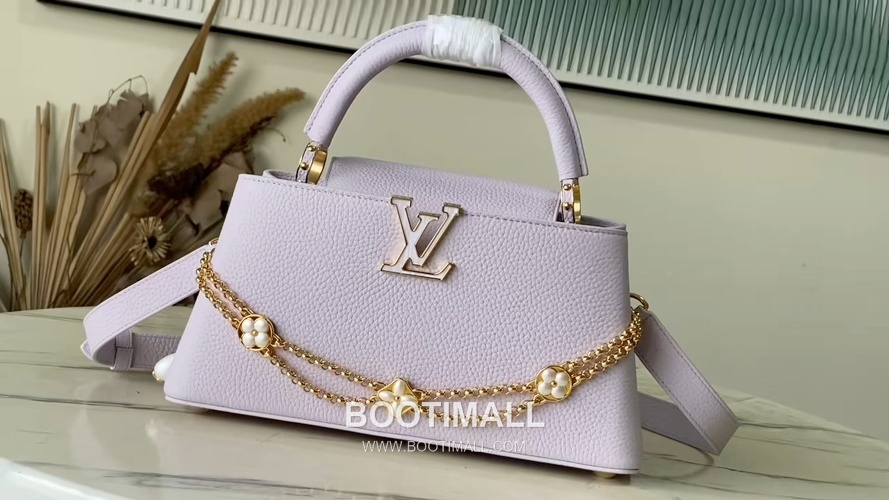 Louis Vuitton Capucines PM Taurillon Leather Top Handle Shoulder Bag with Shell Chain Detail 루이비통 카퓌신 PM 토릴론 가죽 탑핸들 숄더백 쉘체인 M25476 30cm 1