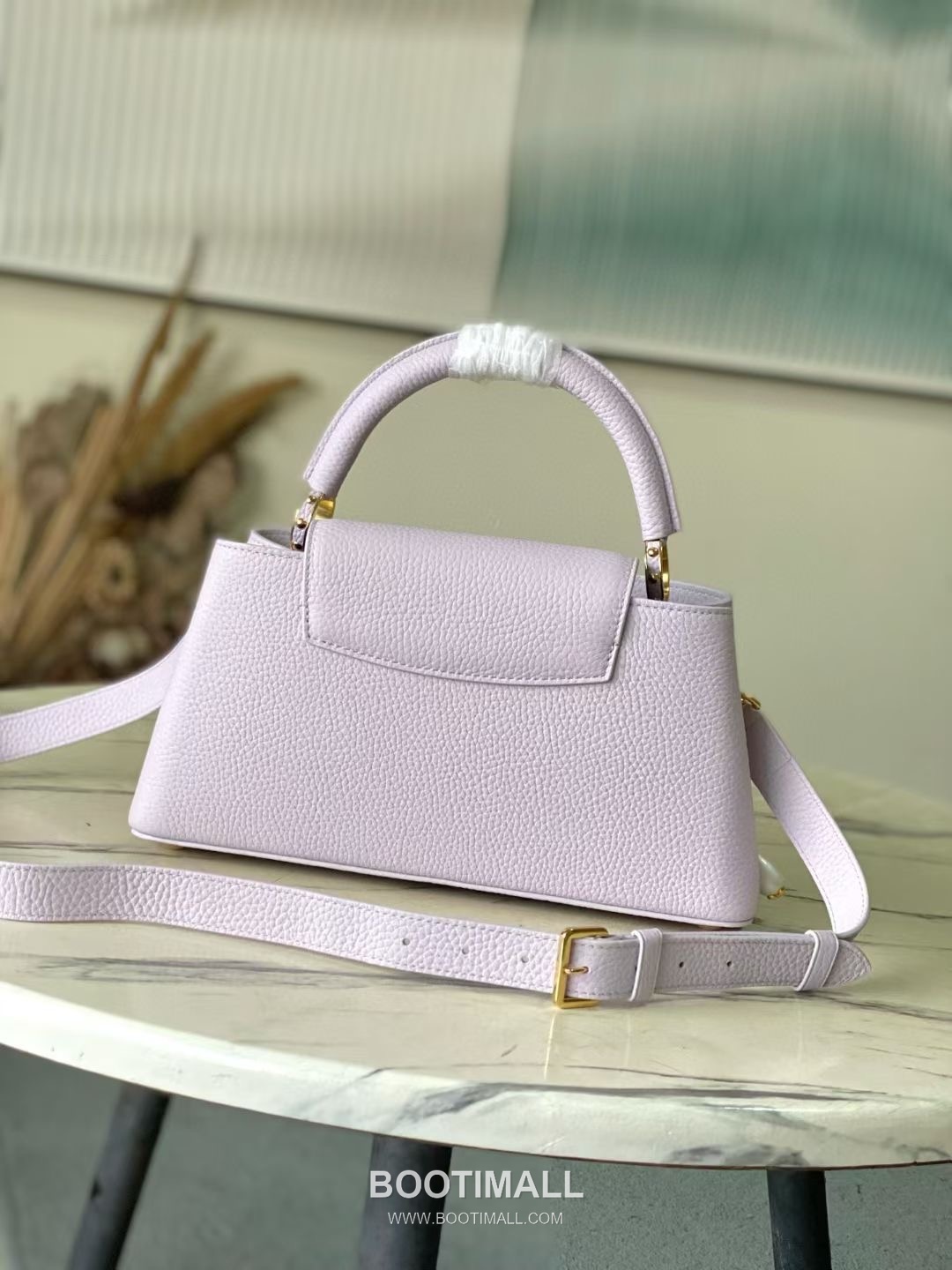 Louis Vuitton Capucines PM Taurillon Leather Top Handle Shoulder Bag with Shell Chain Detail 루이비통 카퓌신 PM 토릴론 가죽 탑핸들 숄더백 쉘체인 M25476 30cm 4