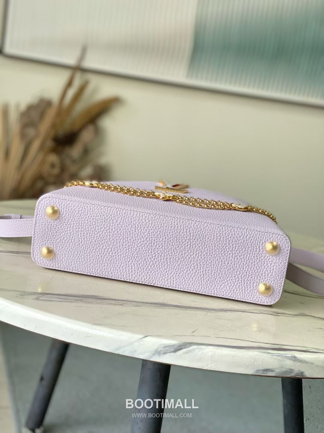 Louis Vuitton Capucines PM Taurillon Leather Top Handle Shoulder Bag with Shell Chain Detail 루이비통 카퓌신 PM 토릴론 가죽 탑핸들 숄더백 쉘체인 M25476 30cm 5