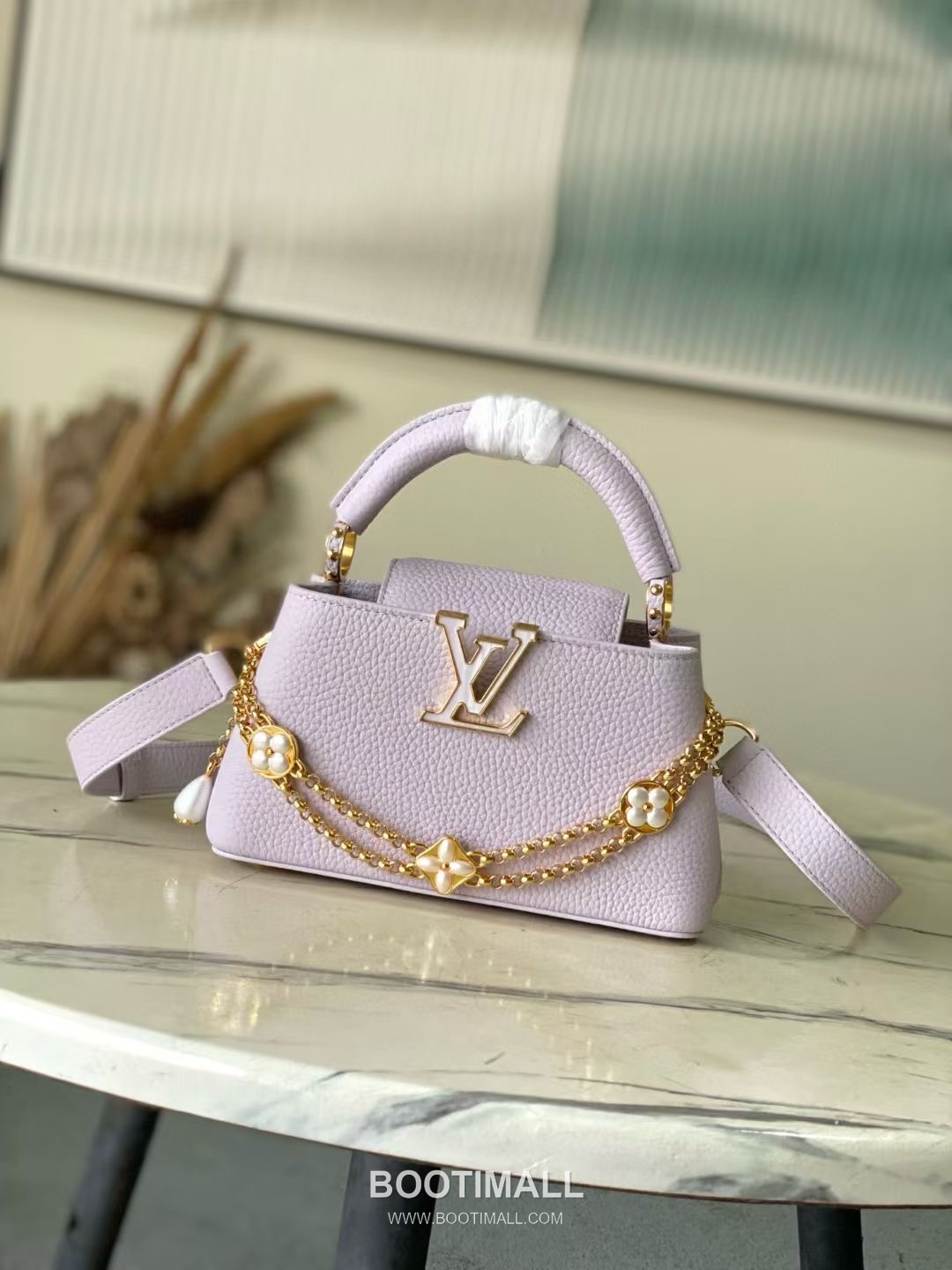 Louis Vuitton Capucines Mini Taurillon Leather Top Handle Shoulder Bag with Shell Chain Detail 루이비통 카퓌신 미니 토릴론 가죽 탑핸들 숄더백 쉘체인 M25476 22cm 2