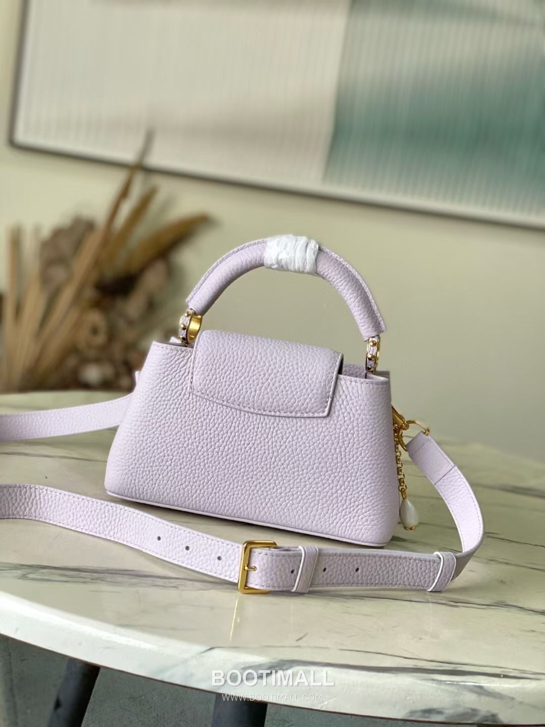 Louis Vuitton Capucines Mini Taurillon Leather Top Handle Shoulder Bag with Shell Chain Detail 루이비통 카퓌신 미니 토릴론 가죽 탑핸들 숄더백 쉘체인 M25476 22cm 4