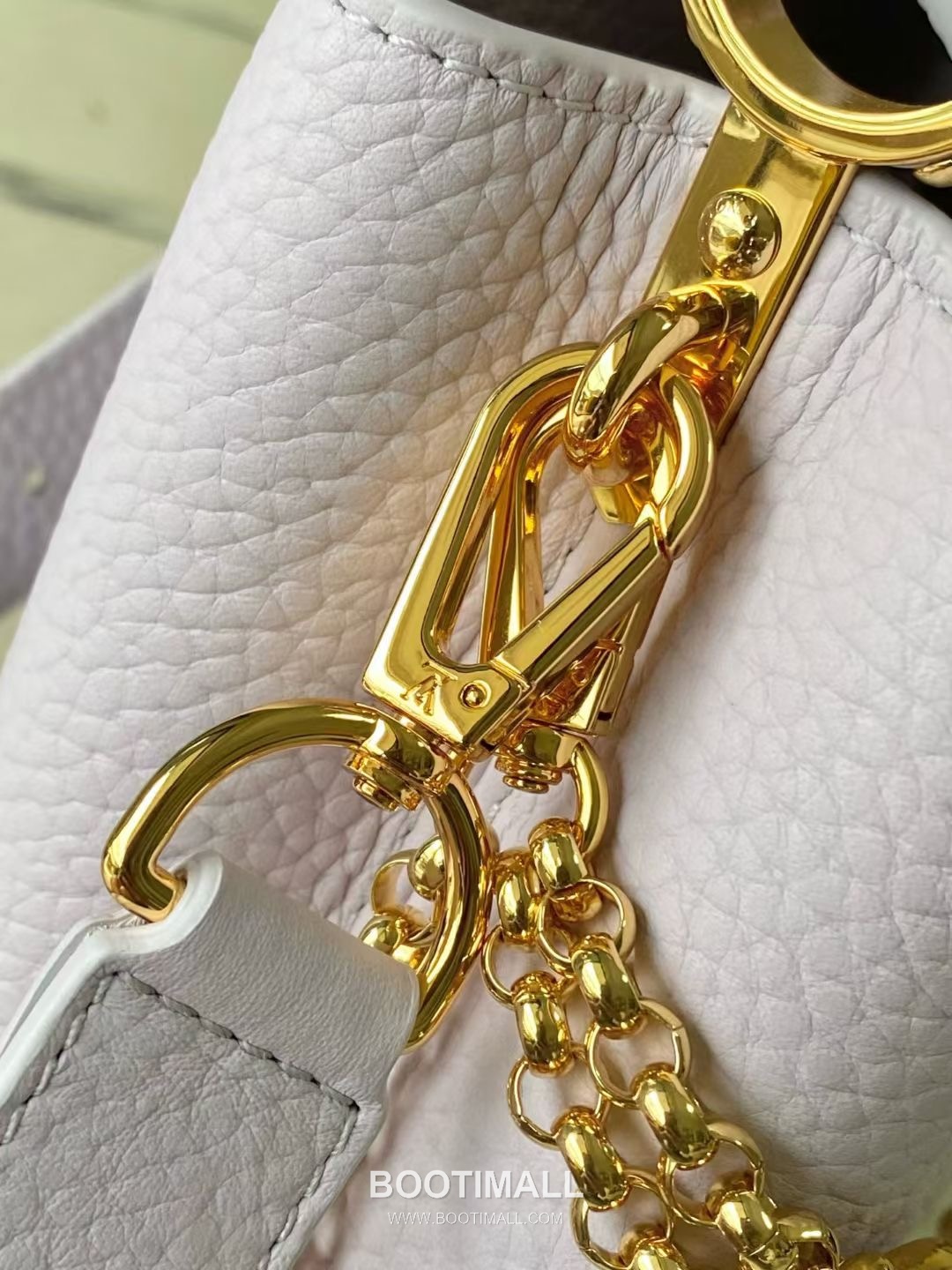 Louis Vuitton Capucines Mini Taurillon Leather Top Handle Shoulder Bag with Shell Chain Detail 루이비통 카퓌신 미니 토릴론 가죽 탑핸들 숄더백 쉘체인 M25476 22cm 7