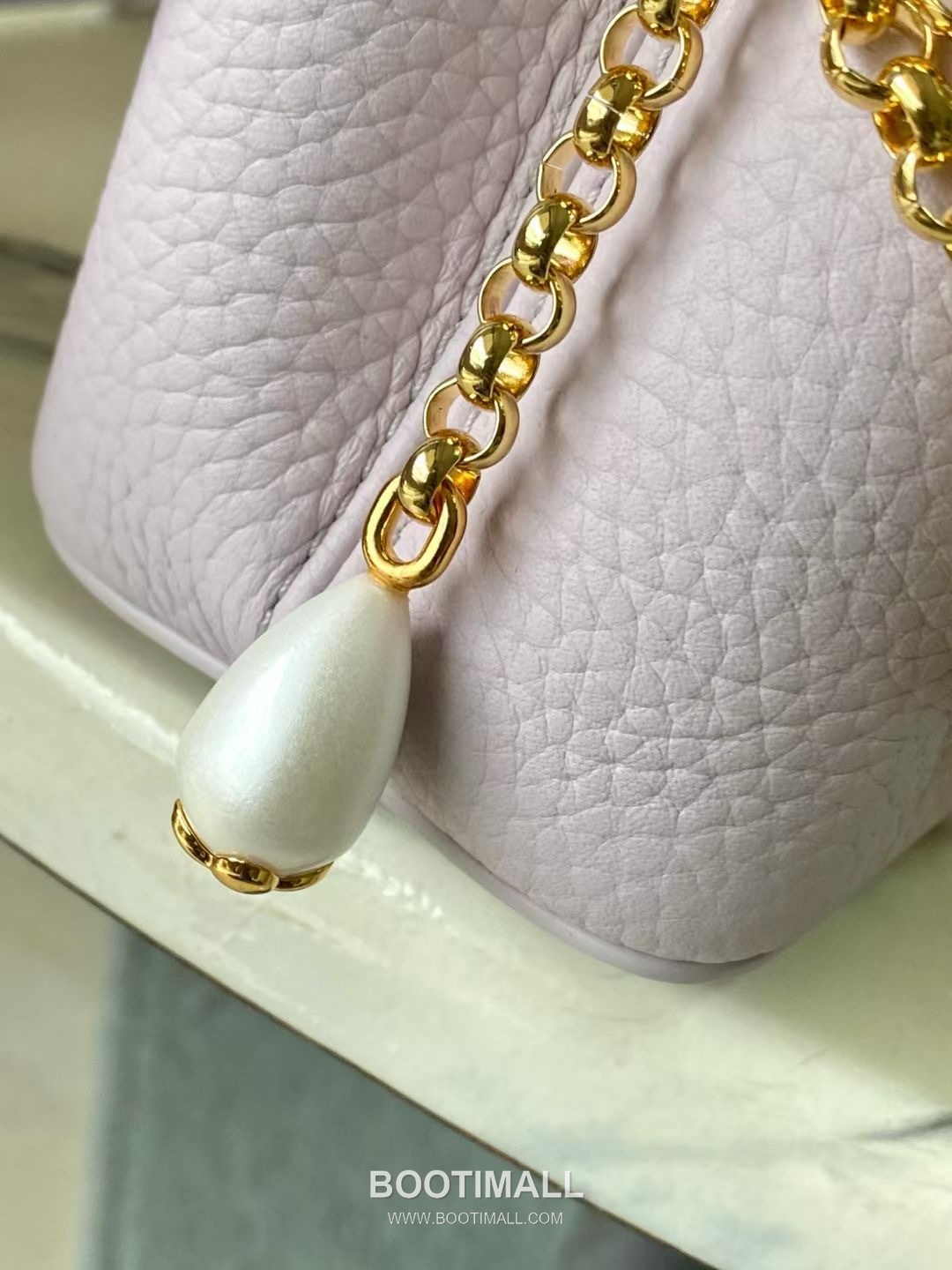 Louis Vuitton Capucines Mini Taurillon Leather Top Handle Shoulder Bag with Shell Chain Detail 루이비통 카퓌신 미니 토릴론 가죽 탑핸들 숄더백 쉘체인 M25476 22cm 8