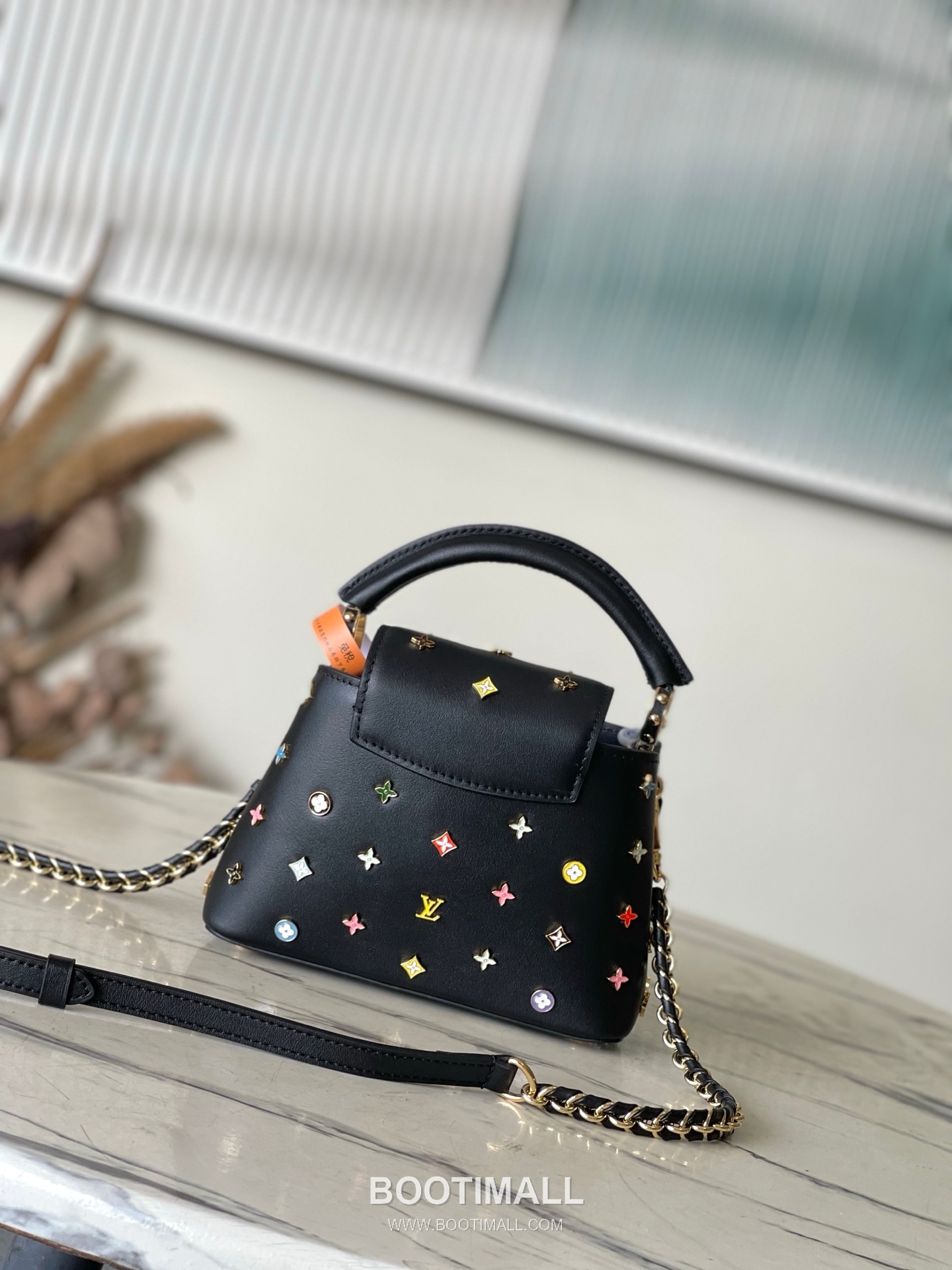 Louis Vuitton Capucines Mini Taurillon Leather Top Handle Shoulder Bag with Multicolor Strap Detail 루이비통 카퓌신 미니 토릴론 가죽 탑핸들 숄더백 멀티스트랩 M14165 21cm 3