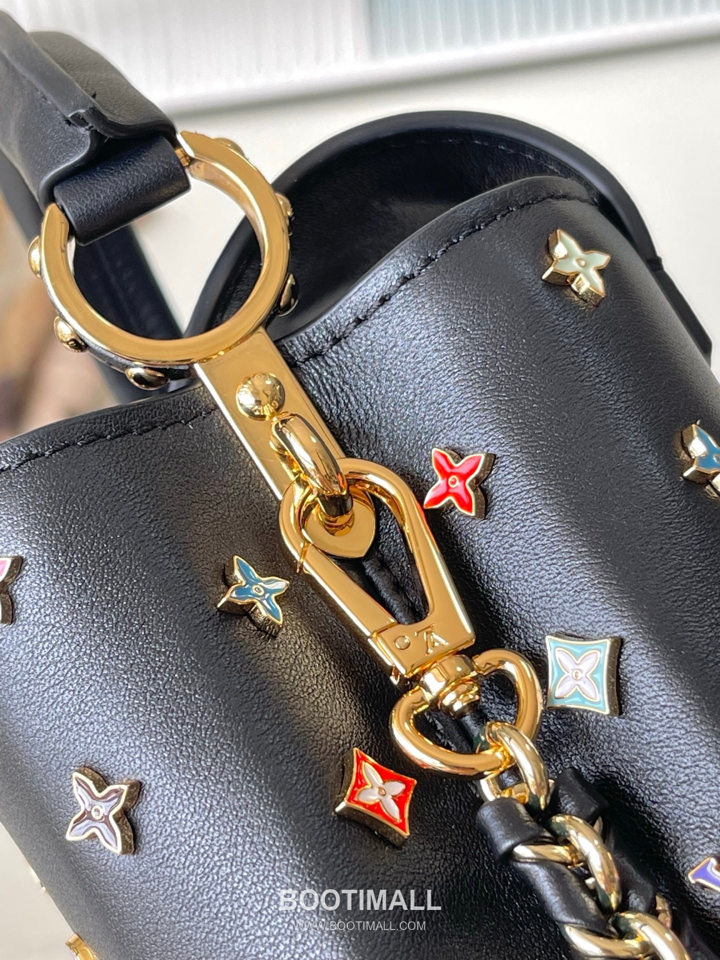 Louis Vuitton Capucines Mini Taurillon Leather Top Handle Shoulder Bag with Multicolor Strap Detail 루이비통 카퓌신 미니 토릴론 가죽 탑핸들 숄더백 멀티스트랩 M14165 21cm 6