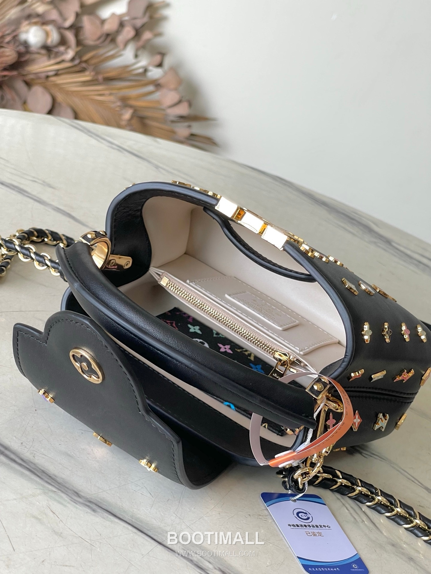 Louis Vuitton Capucines Mini Taurillon Leather Top Handle Shoulder Bag with Multicolor Strap Detail 루이비통 카퓌신 미니 토릴론 가죽 탑핸들 숄더백 멀티스트랩 M14165 21cm 9