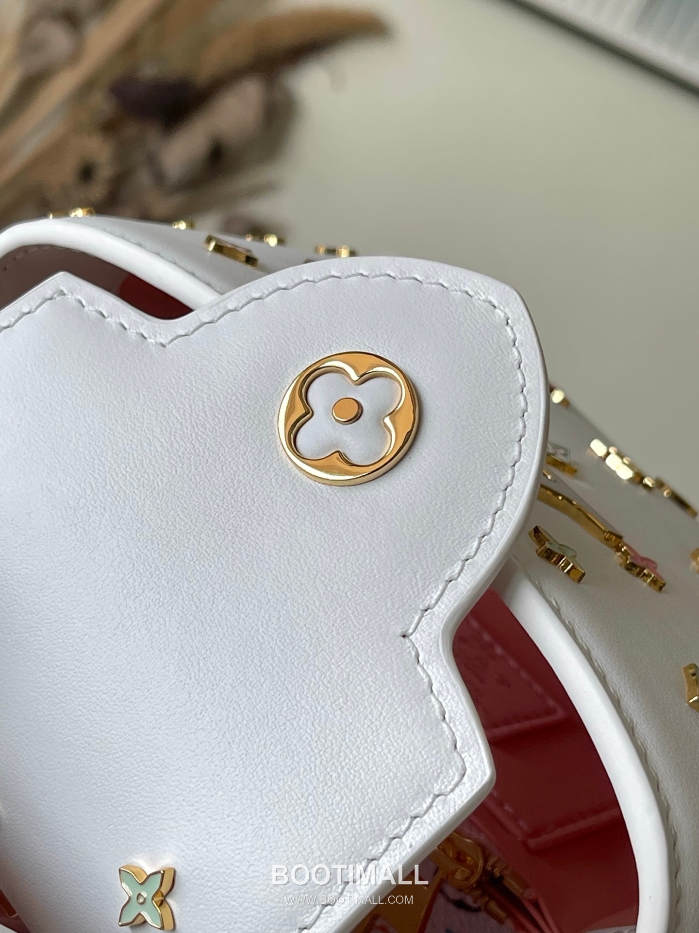 Louis Vuitton Capucines Mini Taurillon Leather Top Handle Shoulder Bag with Multicolor Strap Detail 루이비통 카퓌신 미니 토릴론 가죽 탑핸들 숄더백 멀티스트랩 M14165 21cm 7