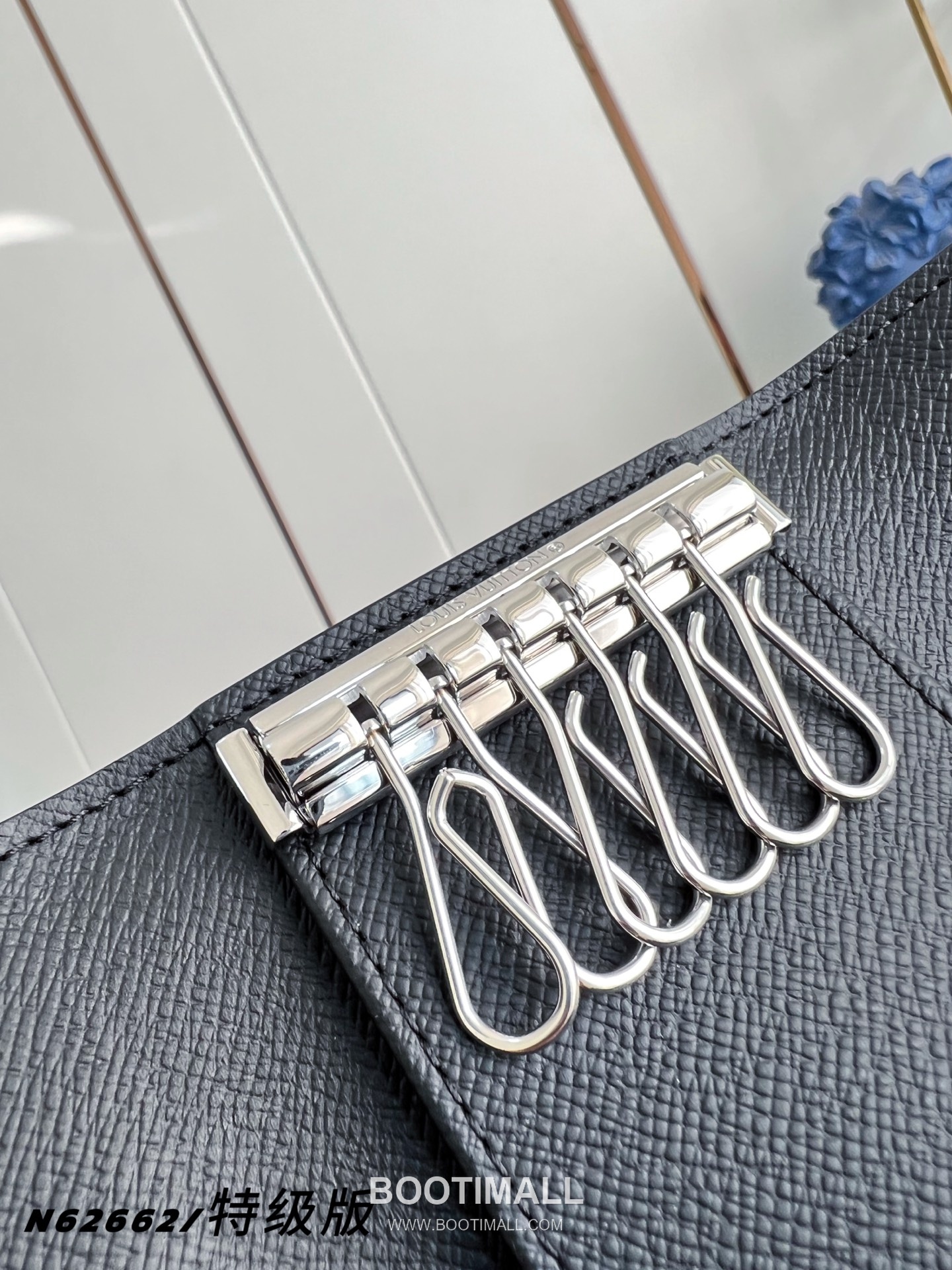 Louis Vuitton 6 Key Holder Monogram Canvas Key Case with Snap Closure 루이비통 6키 홀더 모노그램 캔버스 키케이스 스냅 N62662 10cm 7