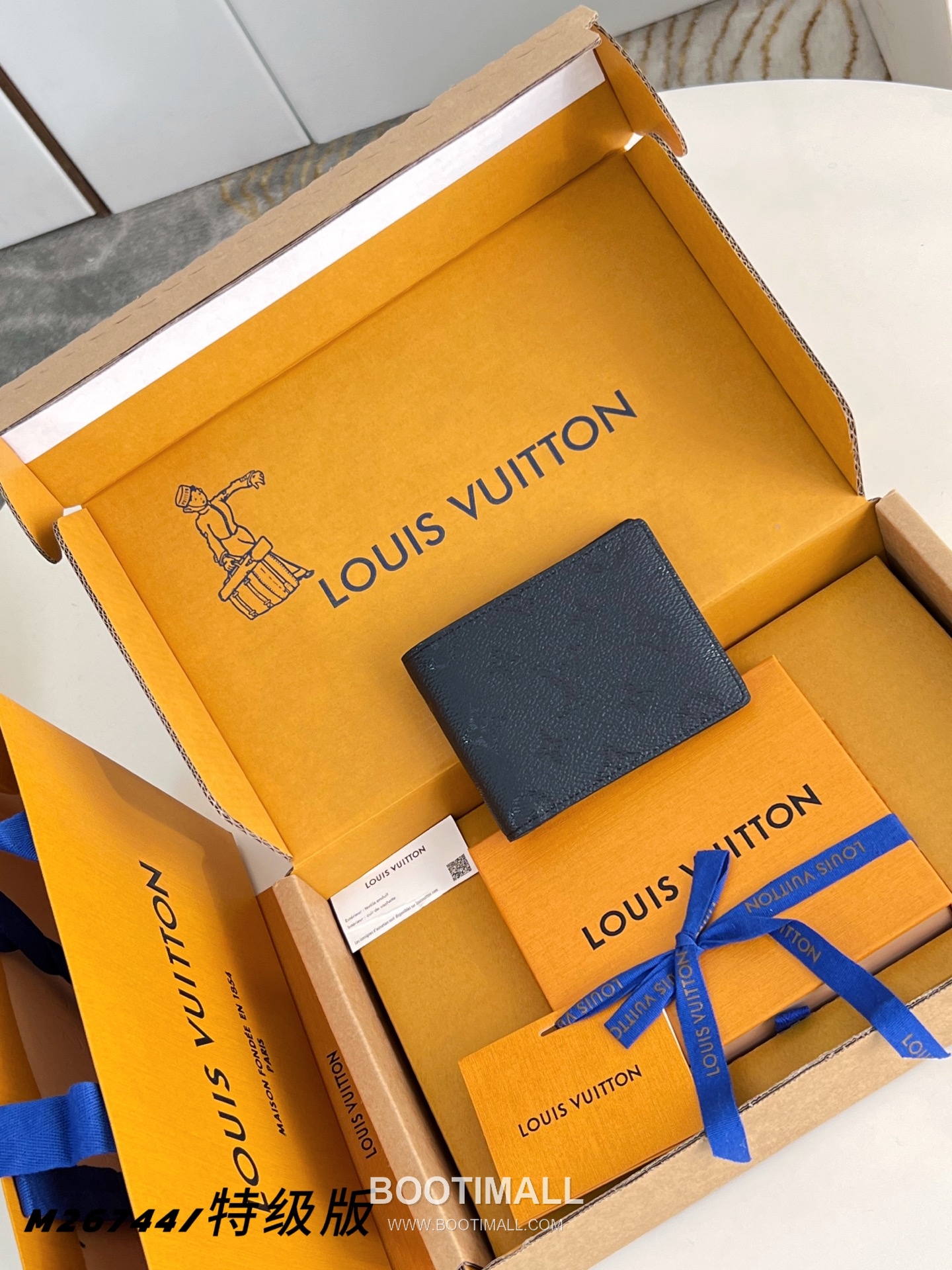 Louis Vuitton Multiple Wallet Monogram Midnight Canvas Compact Wallet with Card Slot Detail 루이비통 멀티플 월렛 모노그램 미드나잇 반지갑 카드슬롯 M26744 11.5cm 1
