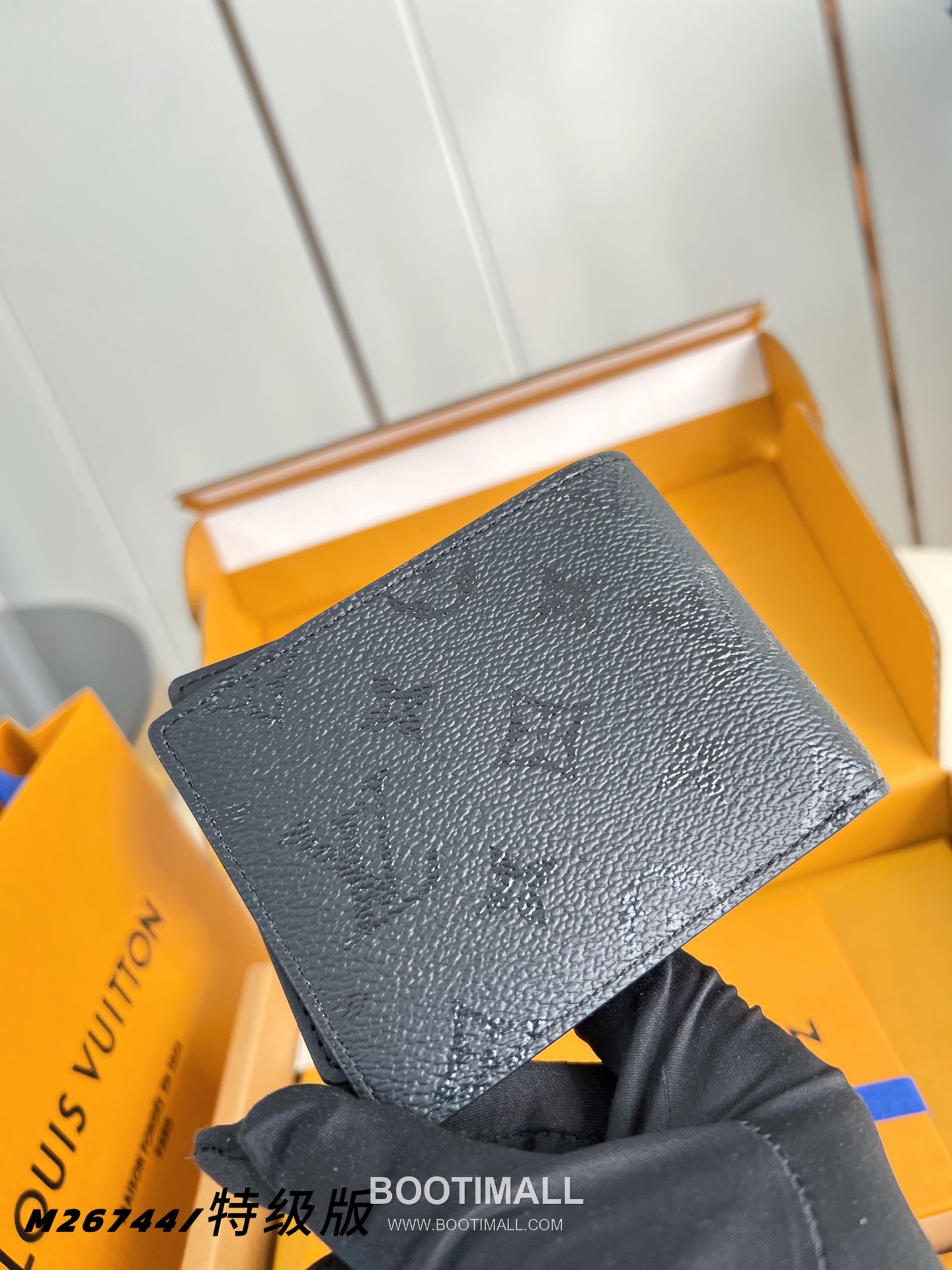 Louis Vuitton Multiple Wallet Monogram Midnight Canvas Compact Wallet with Card Slot Detail 루이비통 멀티플 월렛 모노그램 미드나잇 반지갑 카드슬롯 M26744 11.5cm 3