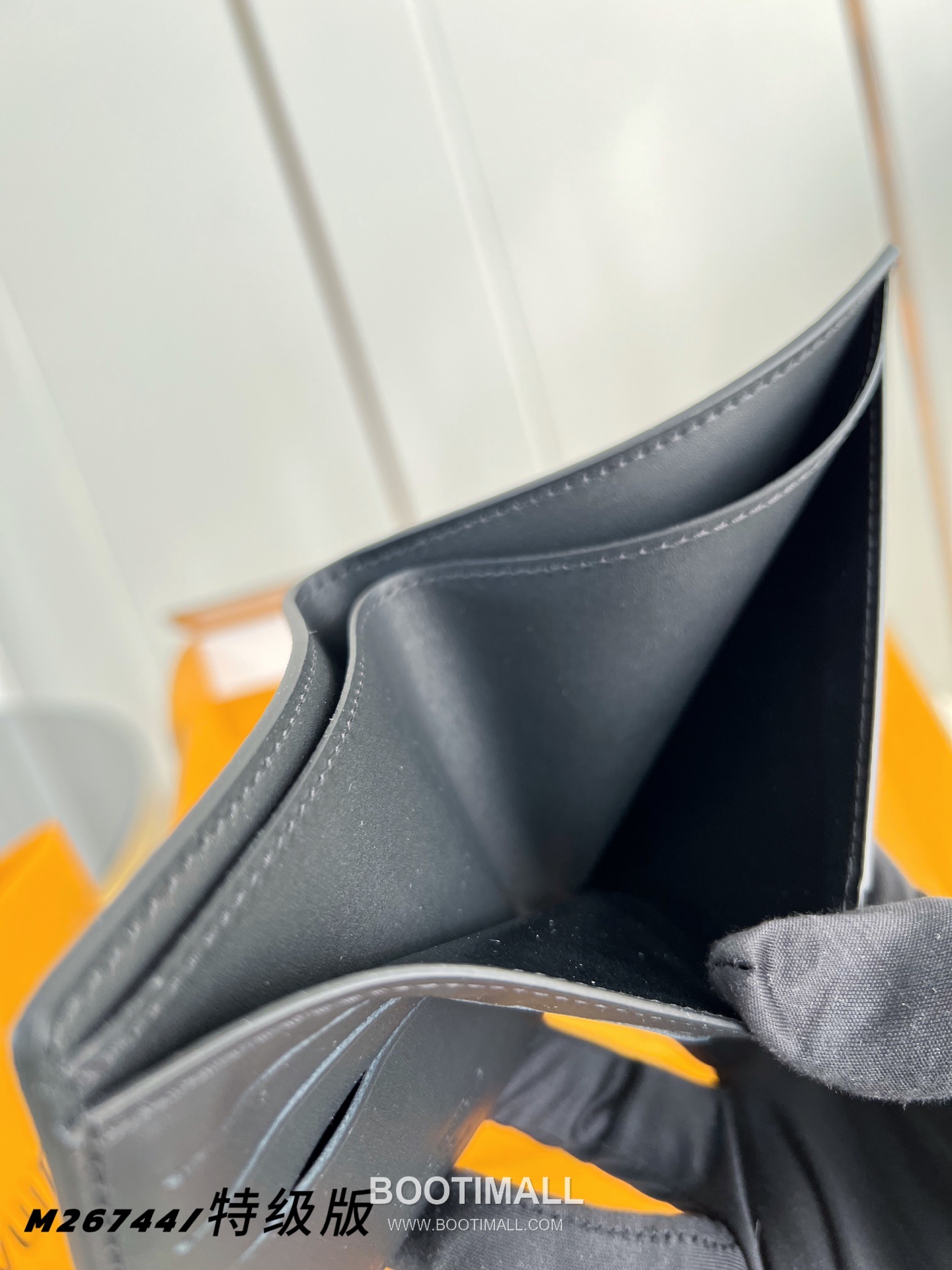 Louis Vuitton Multiple Wallet Monogram Midnight Canvas Compact Wallet with Card Slot Detail 루이비통 멀티플 월렛 모노그램 미드나잇 반지갑 카드슬롯 M26744 11.5cm 7