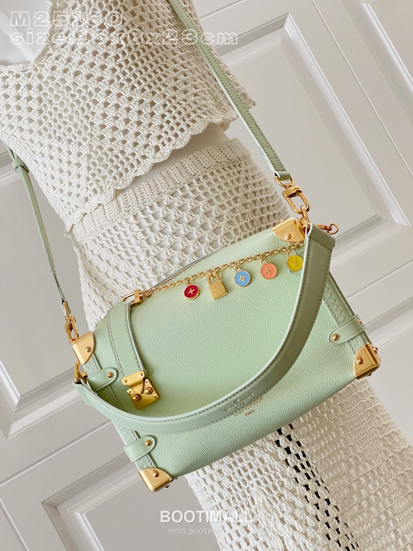 Louis Vuitton Side Trunk MM Cowhide Leather Shoulder Bag with Chain Detail 루이비통 사이드 트렁크 MM 카우하이드 숄더백 체인디테일 M25160 23.5cm 1