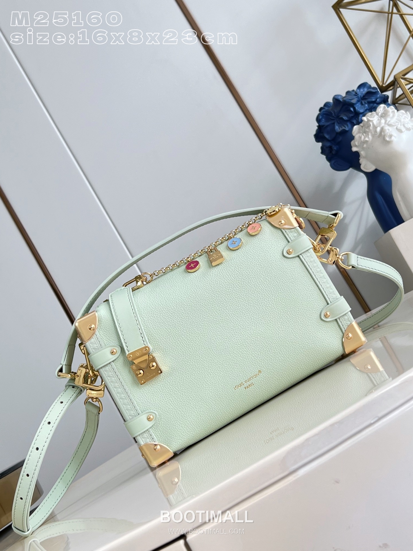 Louis Vuitton Side Trunk MM Cowhide Leather Shoulder Bag with Chain Detail 루이비통 사이드 트렁크 MM 카우하이드 숄더백 체인디테일 M25160 23.5cm 2