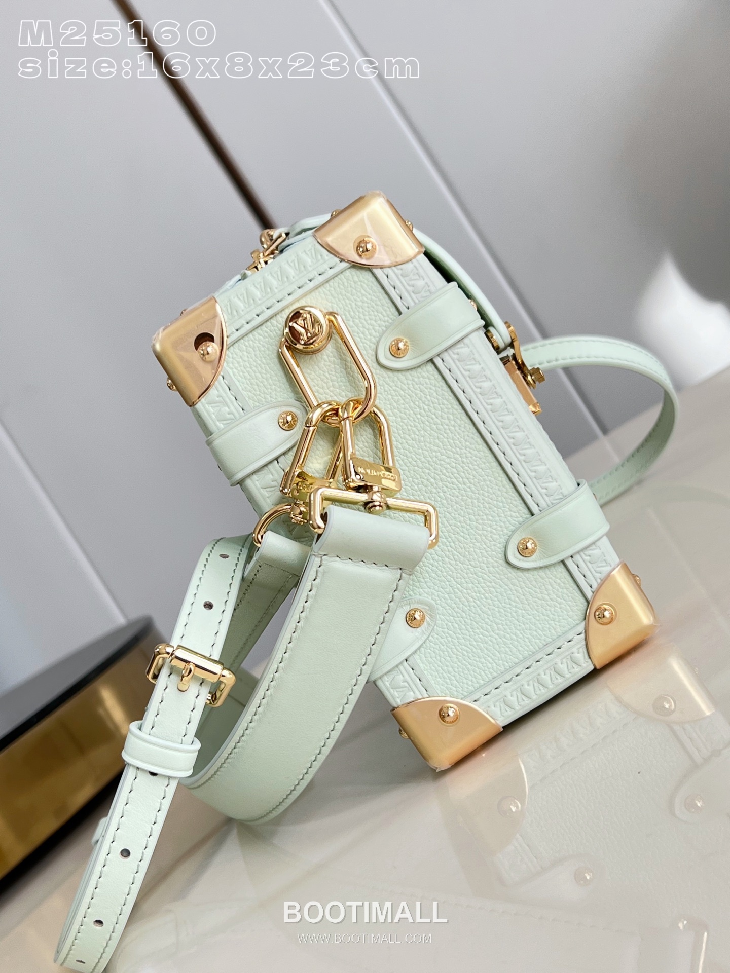 Louis Vuitton Side Trunk MM Cowhide Leather Shoulder Bag with Chain Detail 루이비통 사이드 트렁크 MM 카우하이드 숄더백 체인디테일 M25160 23.5cm 7