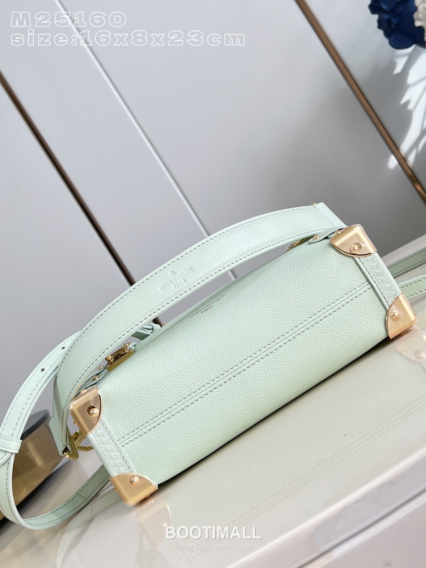 Louis Vuitton Side Trunk MM Cowhide Leather Shoulder Bag with Chain Detail 루이비통 사이드 트렁크 MM 카우하이드 숄더백 체인디테일 M25160 23.5cm 10