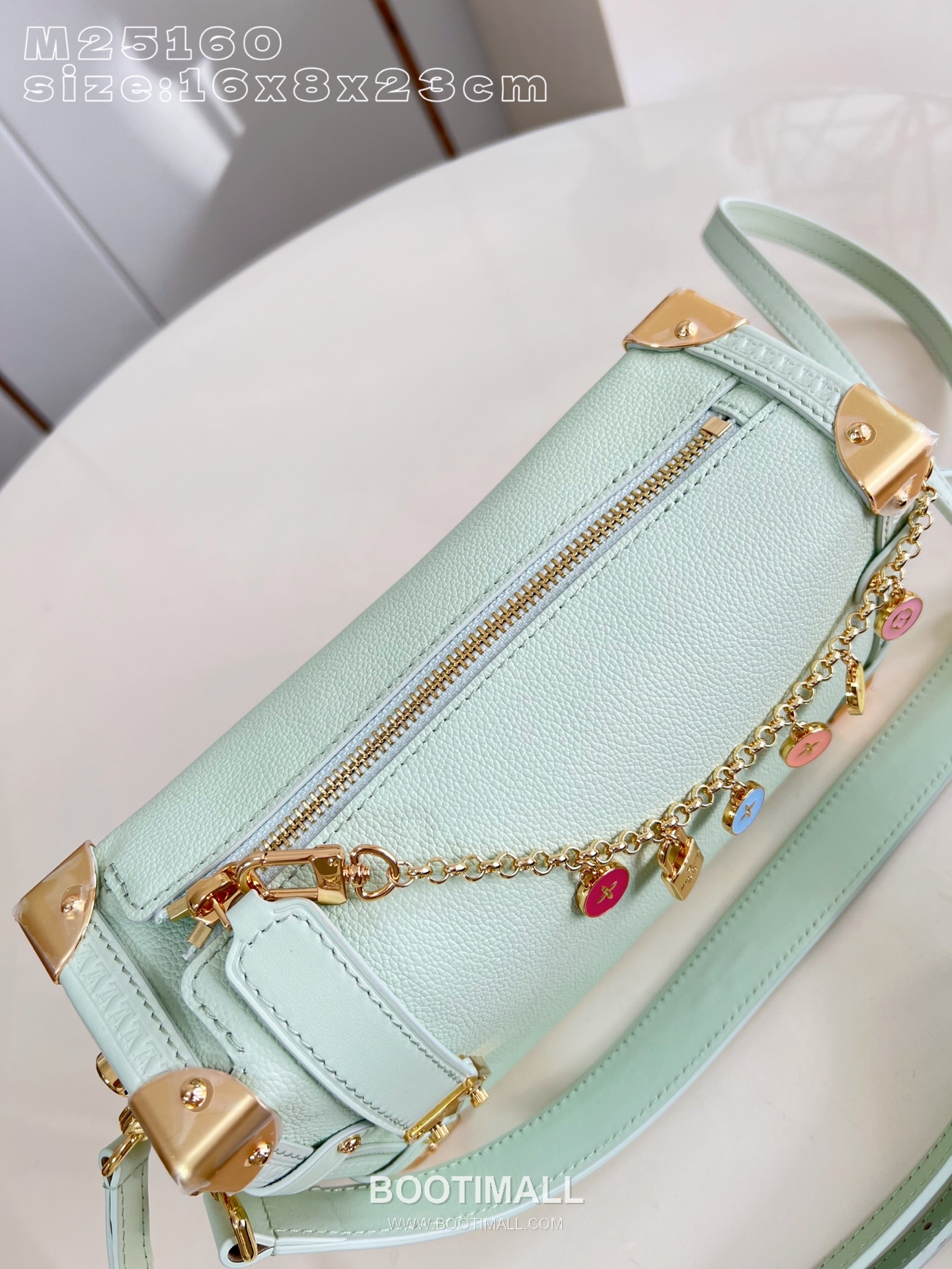 Louis Vuitton Side Trunk MM Cowhide Leather Shoulder Bag with Chain Detail 루이비통 사이드 트렁크 MM 카우하이드 숄더백 체인디테일 M25160 23.5cm 12