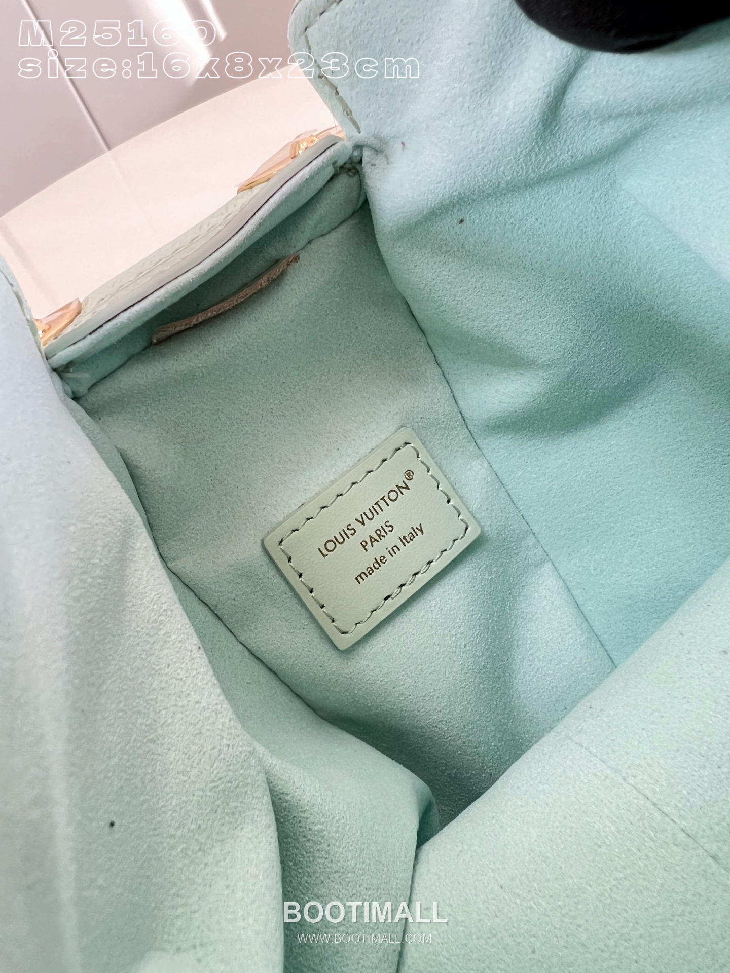 Louis Vuitton Side Trunk MM Cowhide Leather Shoulder Bag with Chain Detail 루이비통 사이드 트렁크 MM 카우하이드 숄더백 체인디테일 M25160 23.5cm 14