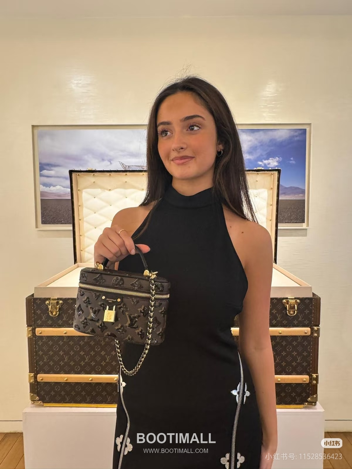 Louis Vuitton Vanity Chain Pouch Monogram Sequin Canvas Mini Chain Bag 루이비통 베니티 체인 파우치 모노그램 스팽글 미니 체인백 M27049 19cm 1