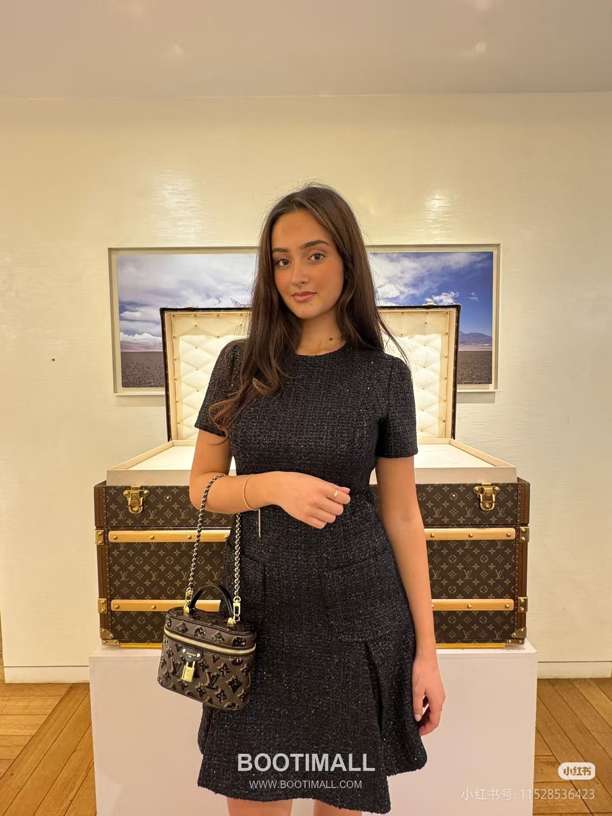 Louis Vuitton Vanity Chain Pouch Monogram Sequin Canvas Mini Chain Bag 루이비통 베니티 체인 파우치 모노그램 스팽글 미니 체인백 M27049 19cm 2