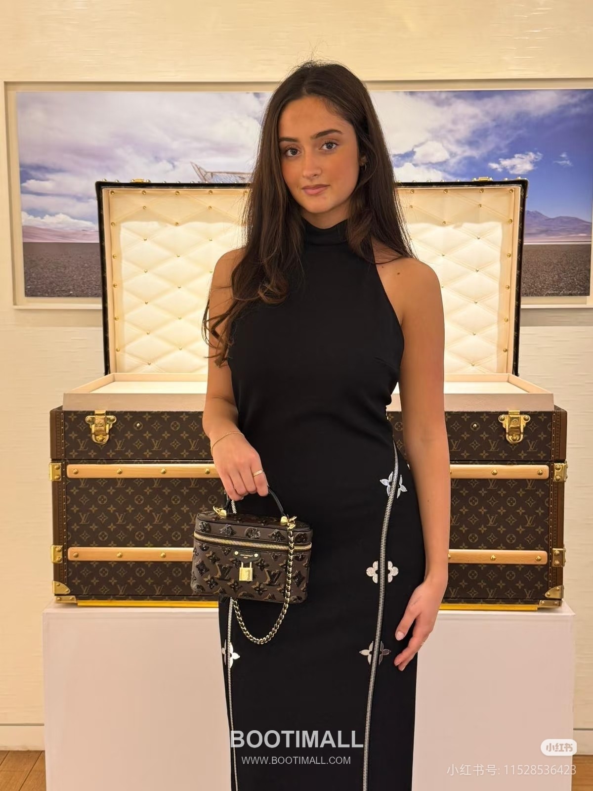 Louis Vuitton Vanity Chain Pouch Monogram Sequin Canvas Mini Chain Bag 루이비통 베니티 체인 파우치 모노그램 스팽글 미니 체인백 M27049 19cm 3