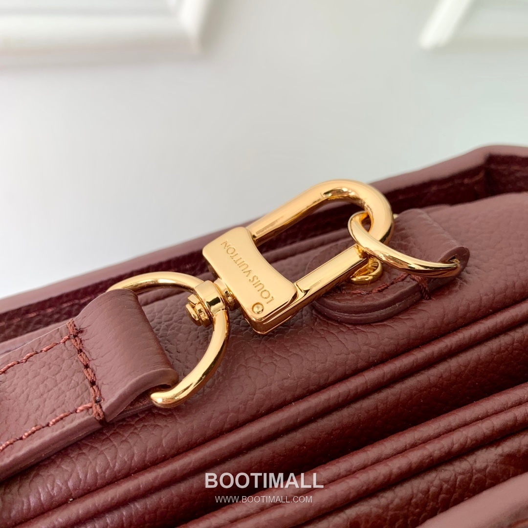 Louis Vuitton Pochette Métis Monogram Empreinte Leather Shoulder Bag with S-Lock Detail 루이비통 포쉐트 메티스 앙프렝뜨 가죽 숄더백 S락 M41487 25cm 7