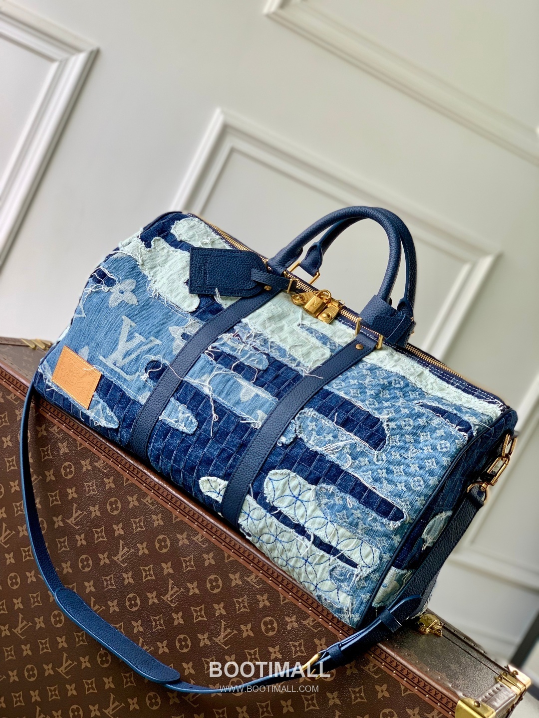 Louis Vuitton Keepall Bandoulière 50 Damier Denim Travel Bag with Koi Patchwork Detail 루이비통 키폴 반둘리에 50 다미에 데님 여행가방 코이패치 M26117 50cm 1