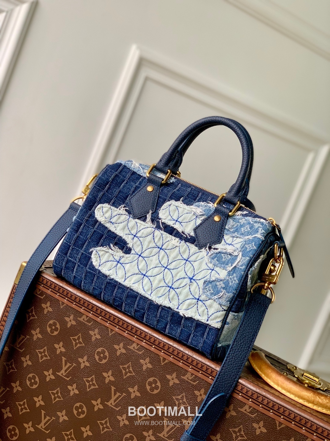 Louis Vuitton Speedy 25 Bandoulière Damier Denim Boston Bag with Patchwork Detail 루이비통 스피디 25 반둘리에 다미에 데님 보스턴백 패치워크 M15276 25cm 3