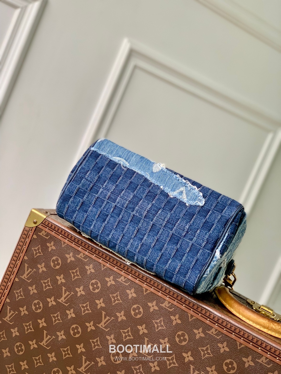 Louis Vuitton Speedy 25 Bandoulière Damier Denim Boston Bag with Patchwork Detail 루이비통 스피디 25 반둘리에 다미에 데님 보스턴백 패치워크 M15276 25cm 4