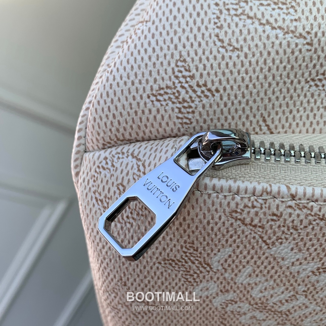 Louis Vuitton Rush Monogram Heritage Canvas Belt Bag with Logo Detail 루이비통 러시 모노그램 헤리티지 벨트백 로고디테일 M26821 30cm 5