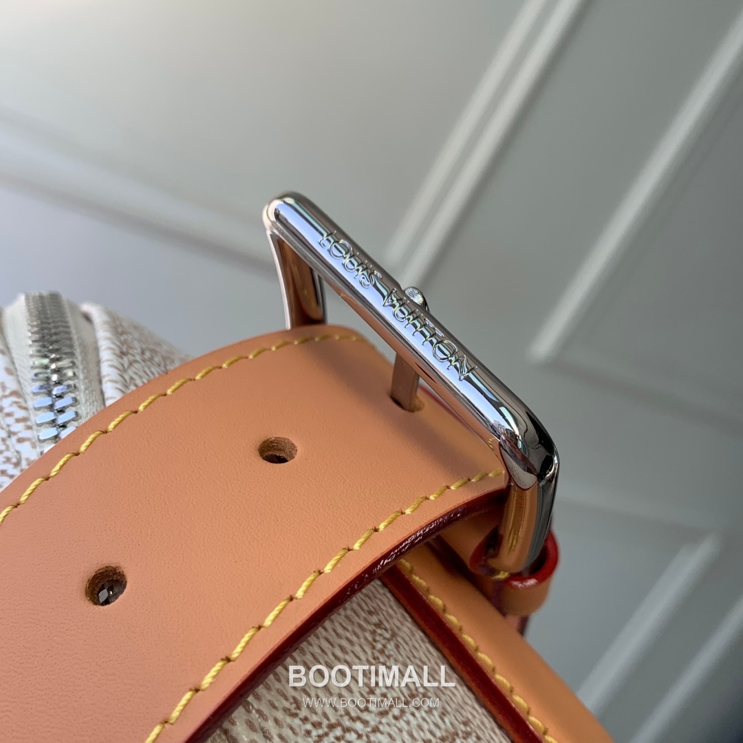 Louis Vuitton Rush Monogram Heritage Canvas Belt Bag with Logo Detail 루이비통 러시 모노그램 헤리티지 벨트백 로고디테일 M26821 30cm 7