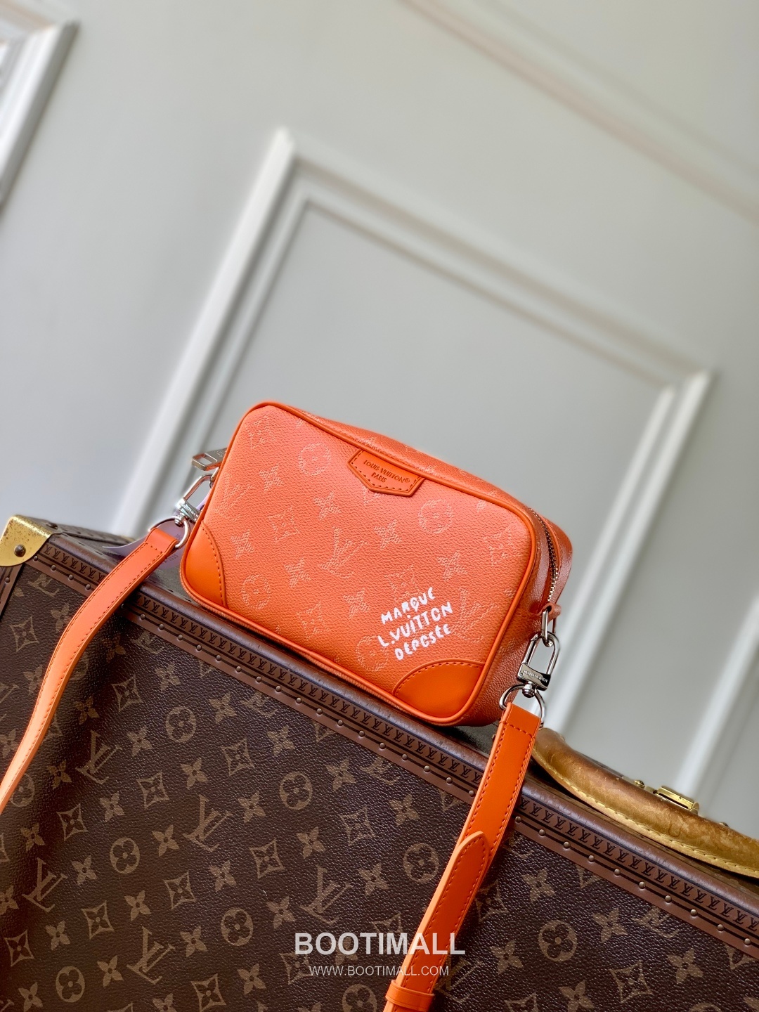 Louis Vuitton Trocadéro Mini Monogram Heritage Canvas Crossbody Bag with Leather Trim Detail 루이비통 트로카데로 미니 모노그램 헤리티지 크로스백 레더트림 M26825 20cm 1