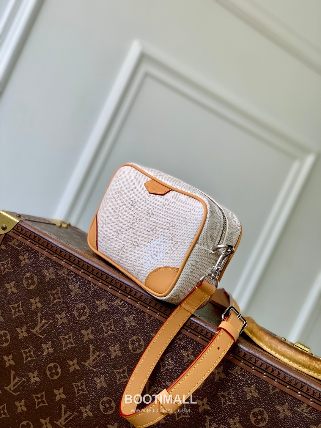 Louis Vuitton Trocadéro Mini Monogram Heritage Canvas Crossbody Bag with Leather Trim Detail 루이비통 트로카데로 미니 모노그램 헤리티지 크로스백 레더트림 M26825 20cm 2