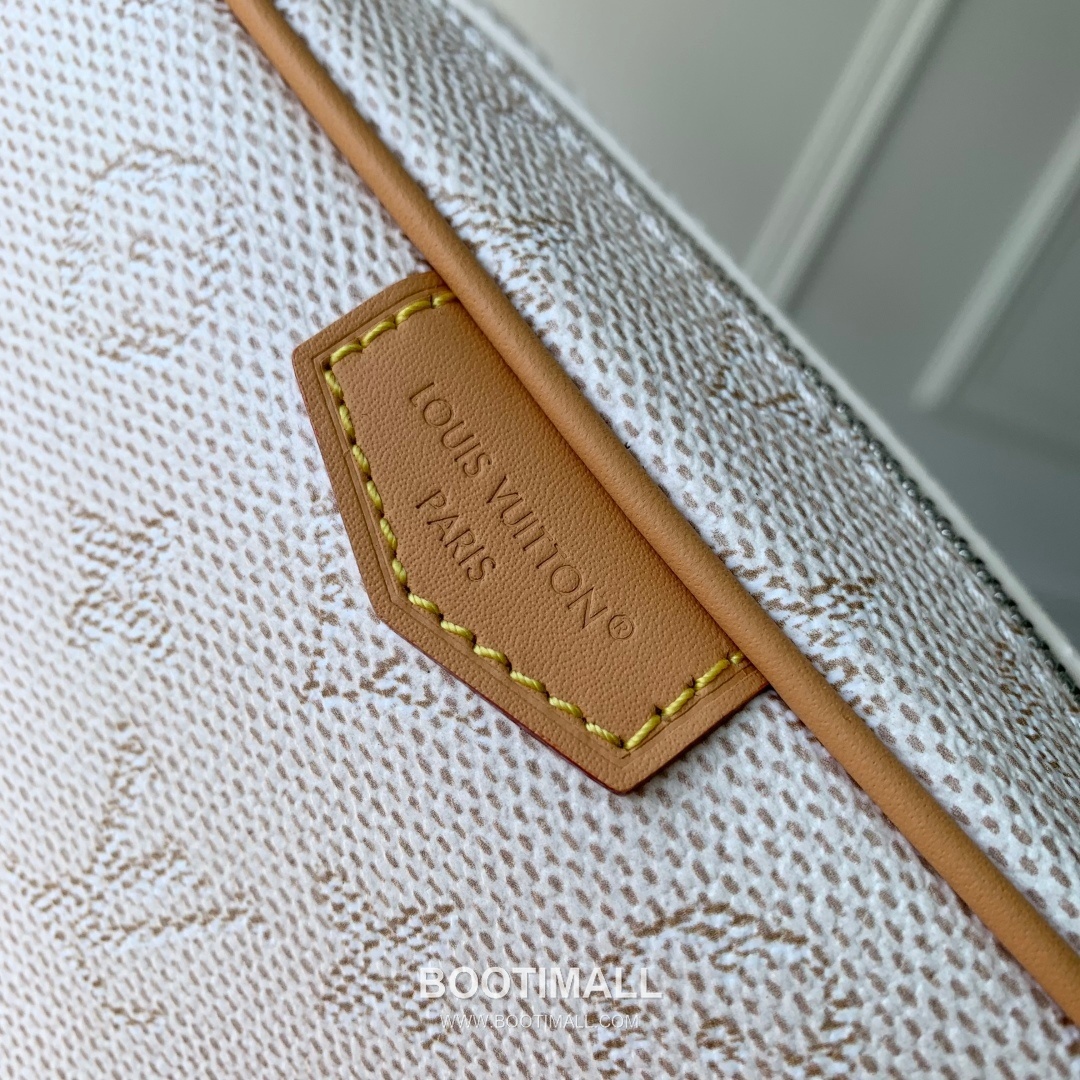 Louis Vuitton Trocadéro Mini Monogram Heritage Canvas Crossbody Bag with Leather Trim Detail 루이비통 트로카데로 미니 모노그램 헤리티지 크로스백 레더트림 M26825 20cm 5
