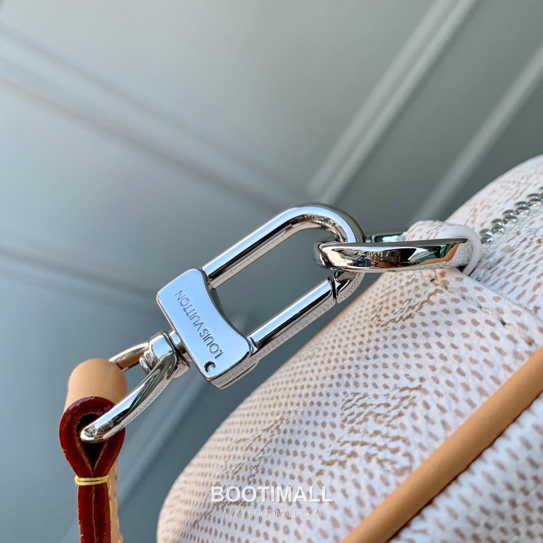 Louis Vuitton Trocadéro Mini Monogram Heritage Canvas Crossbody Bag with Leather Trim Detail 루이비통 트로카데로 미니 모노그램 헤리티지 크로스백 레더트림 M26825 20cm 7